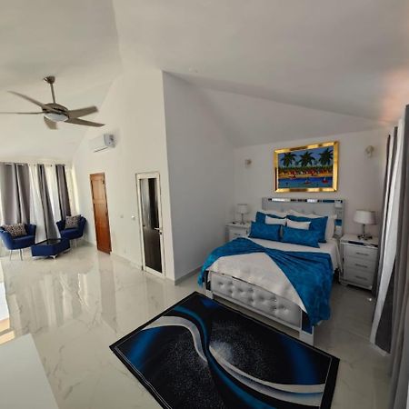 Residencial Las Palmeras De Willy Бока Чика Екстериор снимка